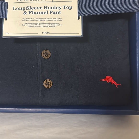 Tommy Bahama, long sleeve Henley top and flannel pant pajama set, new - Picture 4 of 6